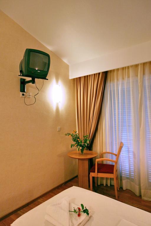 Sandy Bay Hotel Plomari Habitación foto